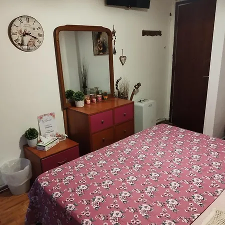 בית אירוח Private In Shared House סלוניקי