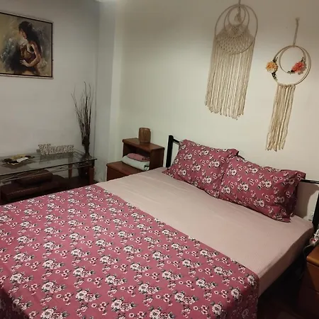 Проживання в сім'ї Private In Shared House Салоніки